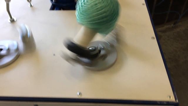 Намотка тепличной нити в клубок. смотреть онлайн