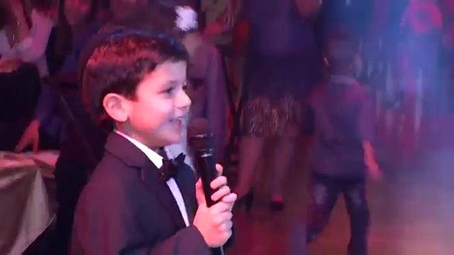 Сын и дочь поют маме смотреть онлайн