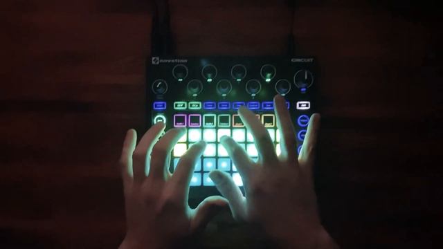 Novation Circuit Jam - Randomizer смотреть онлайн