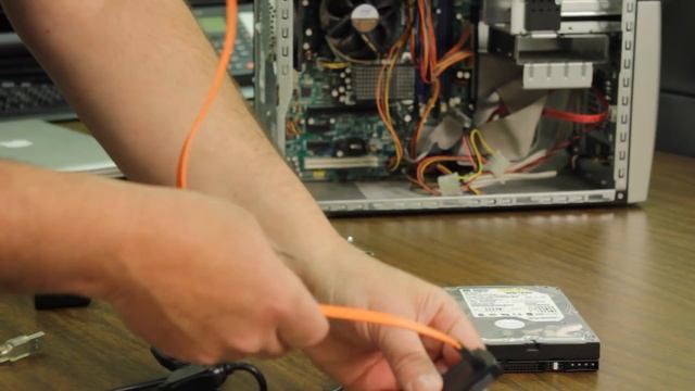 How to Use a USB 2.0 to SATA-IDE Cable : Computer Hardware Help & More смотреть онлайн