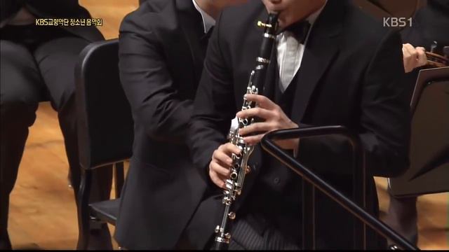 Han Kim plays G.Rossini's Introduction, Theme and Variations for Clarinet and Orchestra смотреть онлайн