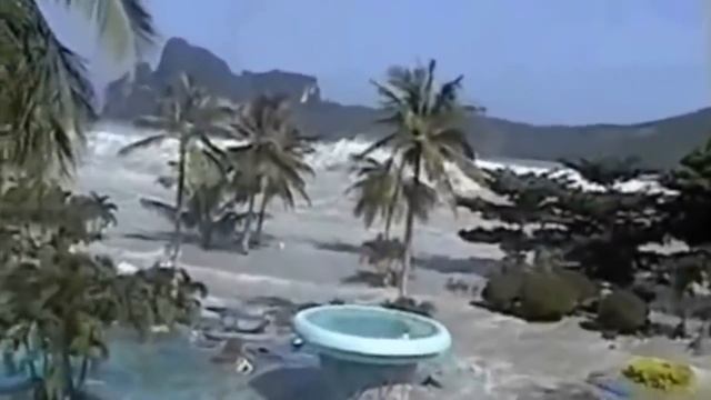 Tsunami 2004 Caught On Camera - Original Footage HD смотреть онлайн