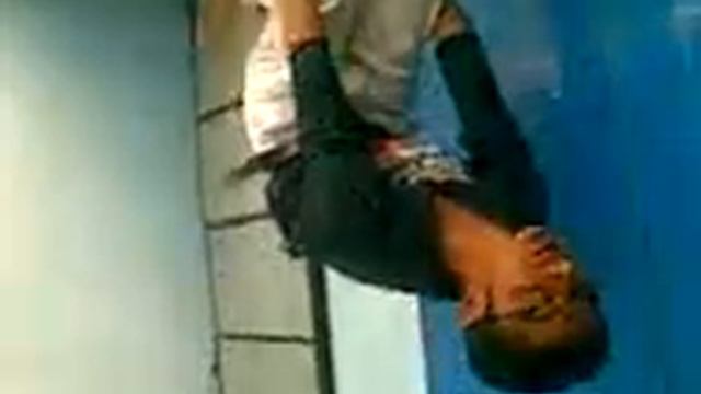 Monkey Swing in the blue top swinger смотреть онлайн