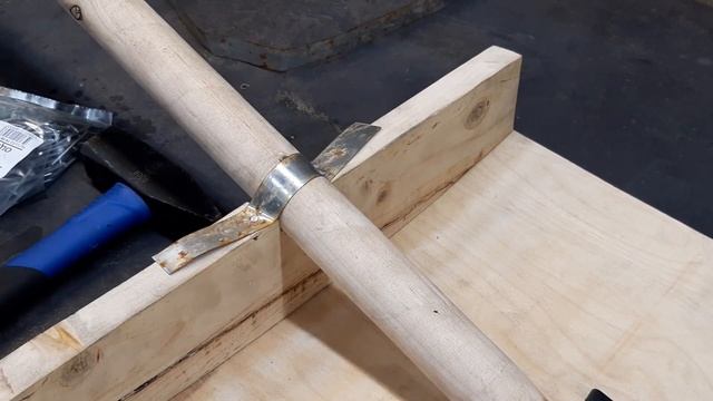 Лопата для уборки снега своими руками Shovel for snow removal with your own hands смотреть онлайн