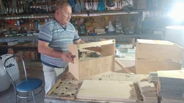 #05.2 Сборка маточника. К чертежам Клетка для кроликов МакляК-6.2 своими руками. смотреть онлайн