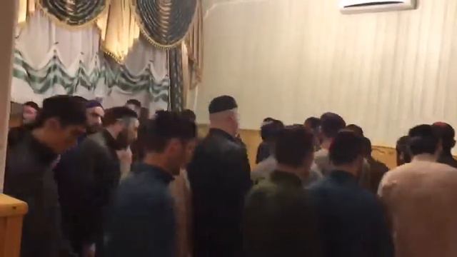 Зикр у солсанова. Аушев смотреть онлайн