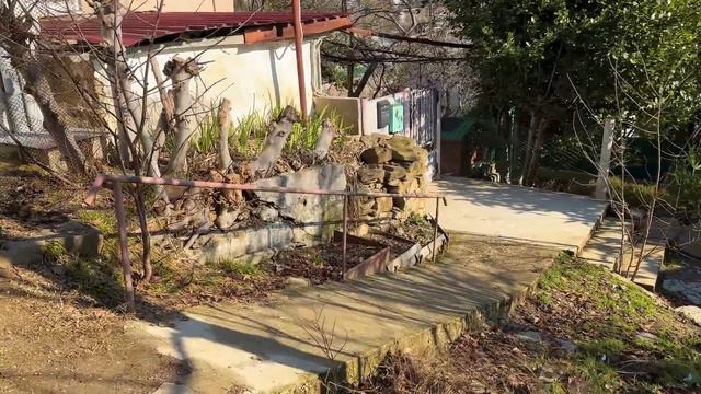 Крым, Ялта, Васильевское озеро и сама Васильевка. смотреть онлайн