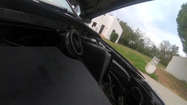 How to remove and charge car battery from a MK4 Ford Mondeo смотреть онлайн