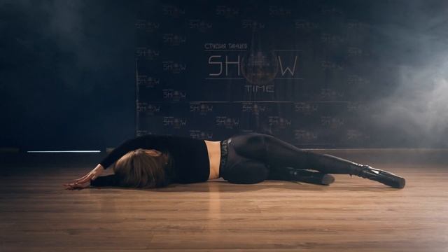 Strip в Show Time. Ксения Гагаринова смотреть онлайн