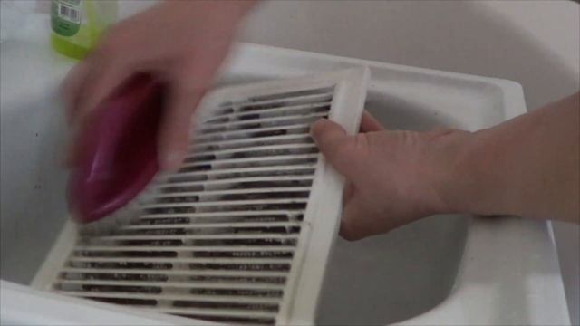 КАК ОТМЫТЬ РЕШЕТКУ НА ВЕНТИЛЯЦИИ В КУХНЕ смотреть онлайн