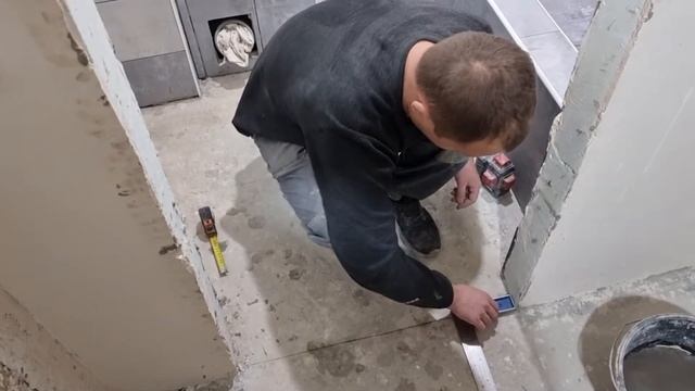 плитка часть 2 , ремонт в квартире (гостинке) укладка плитки своими руками #алексей карей #плитка смотреть онлайн