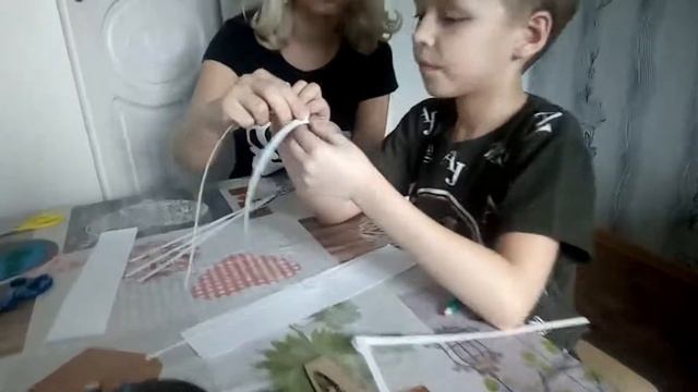 Поделка космонавт из бумаги смотреть онлайн