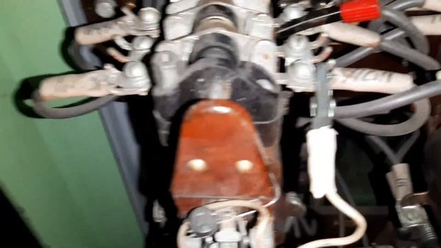 Электровоз  ВЛ80С. Отключает ГВ, при наборе  позиций.