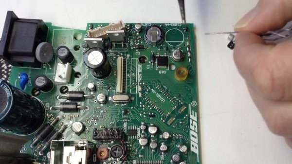 Bose Wave II - AWRCC1 resets and CD skipping. Repair "Please Wait" problem