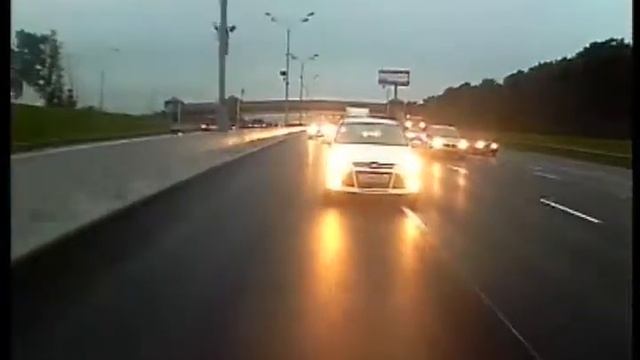 Регистратор 2 камеры (вид сзади 2CH) смотреть онлайн