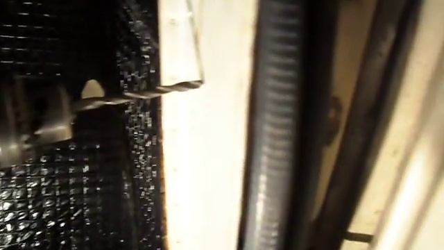 Установка переднего подиума на ВАЗ 2106 проводка в салоне (пришлось посверлить) смотреть онлайн