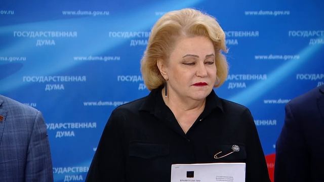 16.12.2021. Пресс-подход представителей фракций Государственной Думы смотреть онлайн