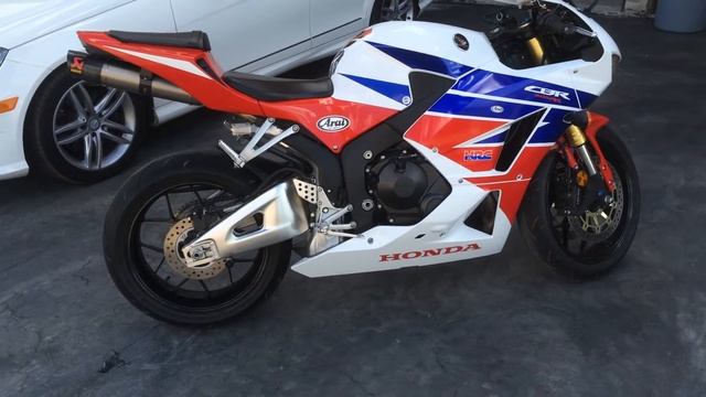 2014 Honda CBR 600rr Akrapovic exhaust look with DB killer смотреть онлайн
