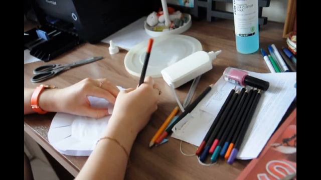 Делаем АНГЛИЙСКИЕ бумажные часы с цифрами и словами на английском смотреть онлайн