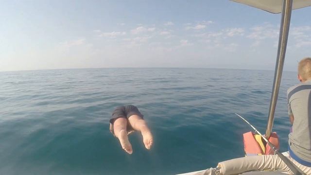 СОЧИ, ЯКОРНАЯ ЩЕЛЬ / РЫБАЛКА НА МОРЕ С КАТЕРА / ДИМОН БОРОДА смотреть онлайн