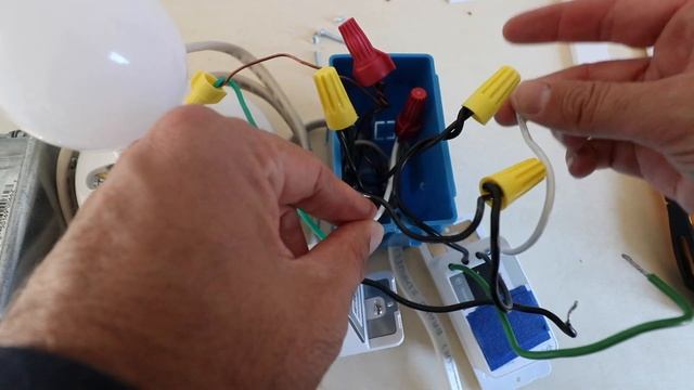 How To Install A Kasa Smart Switch (HS200) That Works With Alexa смотреть онлайн