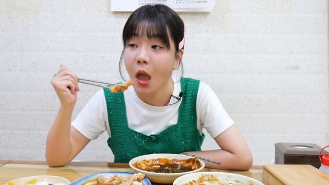 "저 사실 중국집 딸인데..." 에?!! '맛없으면 나갈게요' 🤣🤣부산 최저가 중국집 털기ㅋㅋㅋ이렇게 먹어도 2만원이 안넘는다.. смотреть онлайн