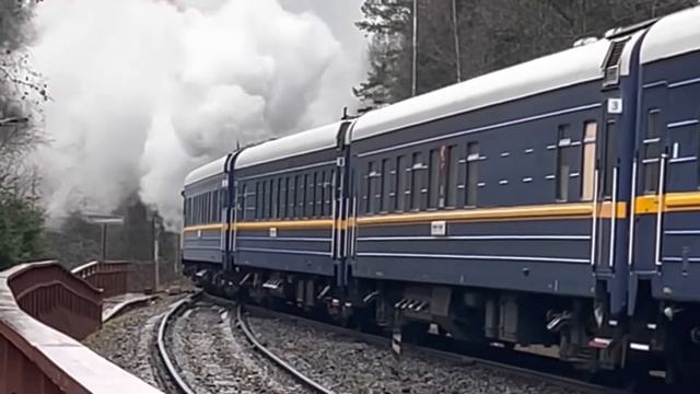 Паровоз Л - 2331 осаживает пассажирский состав "Рускеальский экспресс" смотреть онлайн