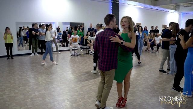 UrbanKiz JnJ - Intermediate Semi-Final at Kizomba ProCup 2023 смотреть онлайн