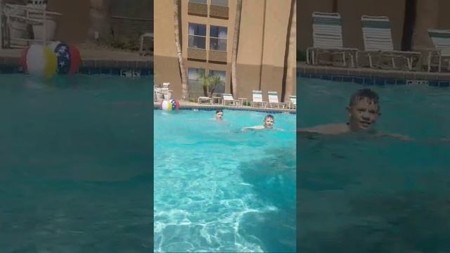 Pool Wars!! смотреть онлайн