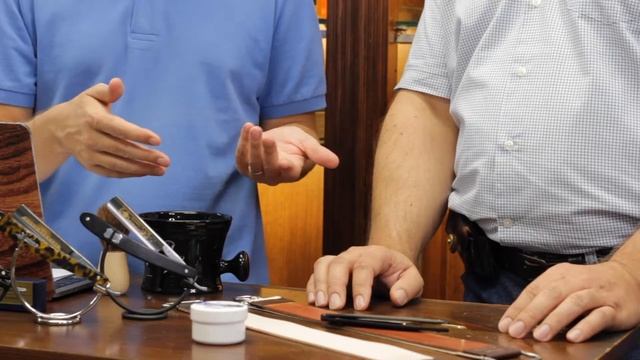 Use & Care of Dovo Straight Razors смотреть онлайн