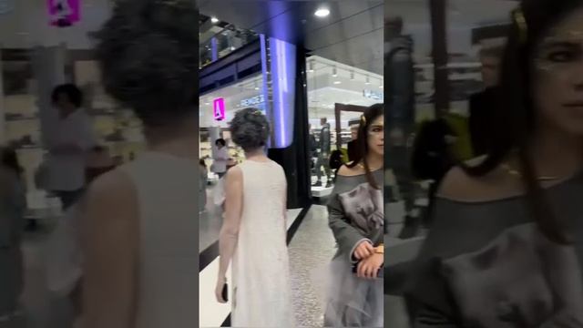 Внутренности модного показа. Как проходит утро и день дизайнеров и моделей до выхода на подиум смотреть онлайн