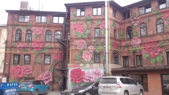Дом с граффити или татуировкой в Нижнем Новгороде House with graffiti or tattoo in Nizhny Novgorod смотреть онлайн