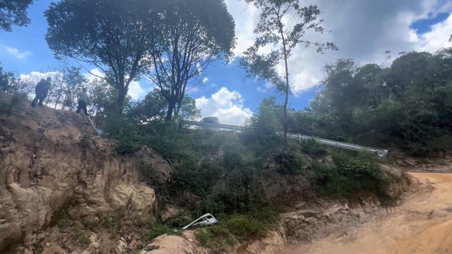 路虎發現4越野挑戰，輕鬆上下陡坡，不虧百萬豪車！#越野#路虎#發現4#offroad смотреть онлайн