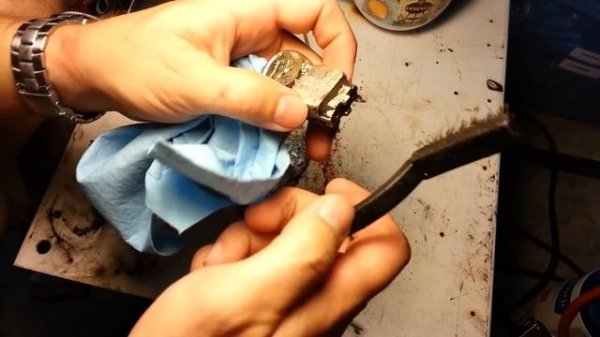 VESA mount for the AOC U2879VF 28" 4K monitor