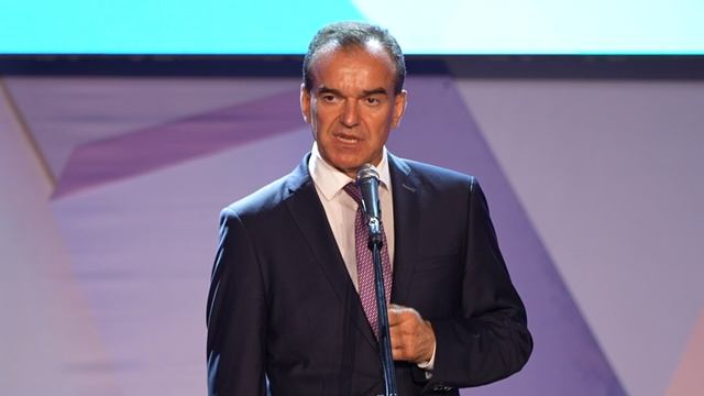 Выступление Вениамина Кондратьева на концерте в Международный день защиты детей смотреть онлайн