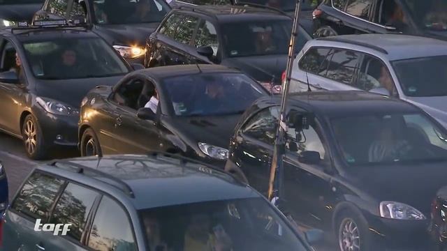 Autodisco: Hupen statt Tanzen! Parkplatz-Party auf vier Rädern | taff смотреть онлайн