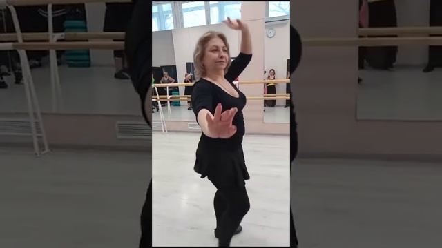 “Московское долголетие”. Восточный танец. Педагог Оксана Бабаева смотреть онлайн