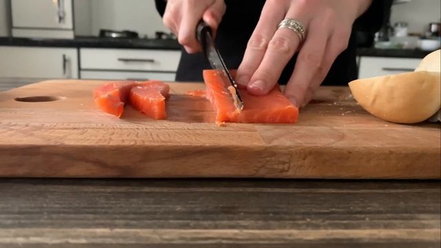 Новогодняя закуска – бутерброды с рыбой (и цитрусовым маслом) | new year recipes смотреть онлайн