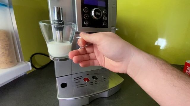 Delonghi ECAM 23420 SB ASMR смотреть онлайн