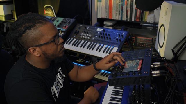 I Made the Most Beautiful R&B Beat | Moog Grandmother Korg Wavestate and MPC Live Standalone One 2 смотреть онлайн