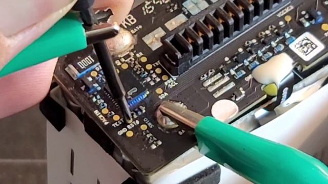 DJI Phantom 4 - Battery reset and what's inside the case смотреть онлайн