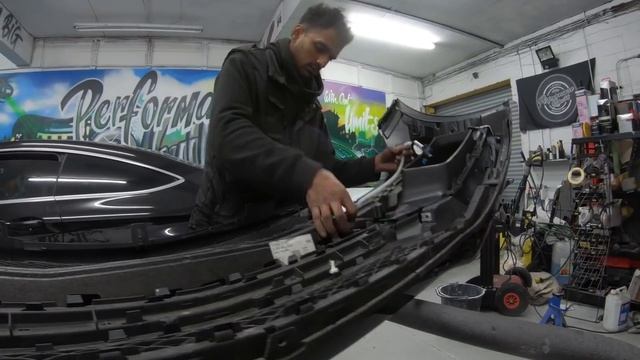Rebuilding a salvage Mercedes C63 in 10 minutes смотреть онлайн