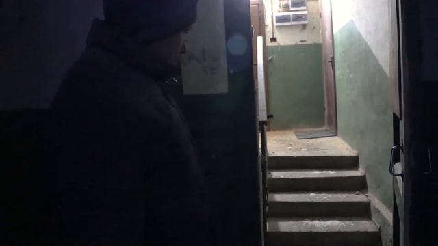 Истории: Вежливые электрики переделывают старые алюминиевые провода на медные. смотреть онлайн