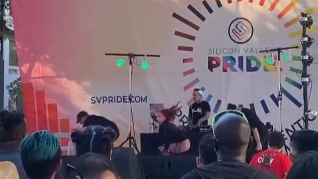 CARMIT - Don't Cha, WIGU, Buttons, How Far, Questions, React (Silicon Valley Pride) Pussycat Dolls смотреть онлайн
