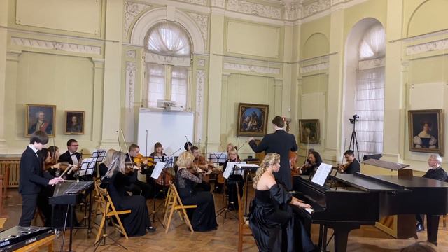 Камиль Сен-Санс - Карнавал Животных (Аквариум, Ископаемые, Финал) смотреть онлайн