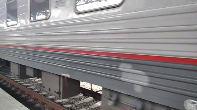 Прибытие поезда 124 Белгород- Новосибирск на станцию Самара смотреть онлайн