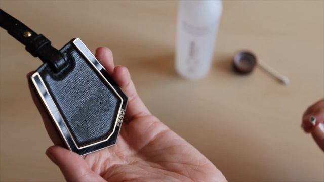 Cómo borrar las iniciales de un bolso смотреть онлайн