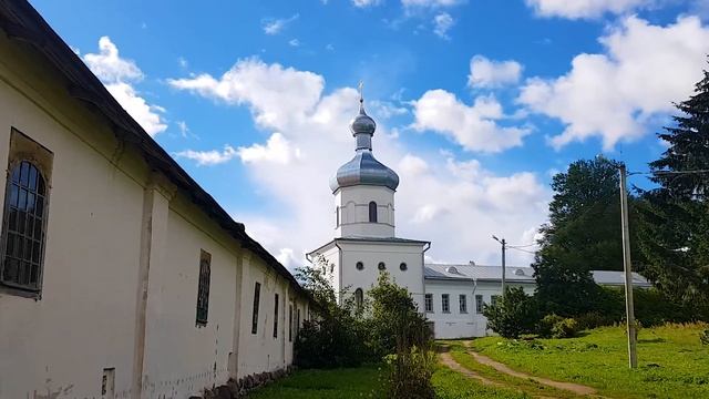 Быстробегущие облака и звук осеннего ветра | Свято-Юрьев монастырь смотреть онлайн