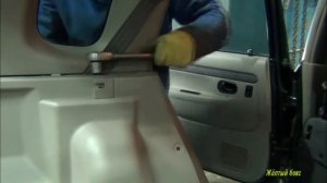 Mazda Demio 98 г.в. замена задних стоек.