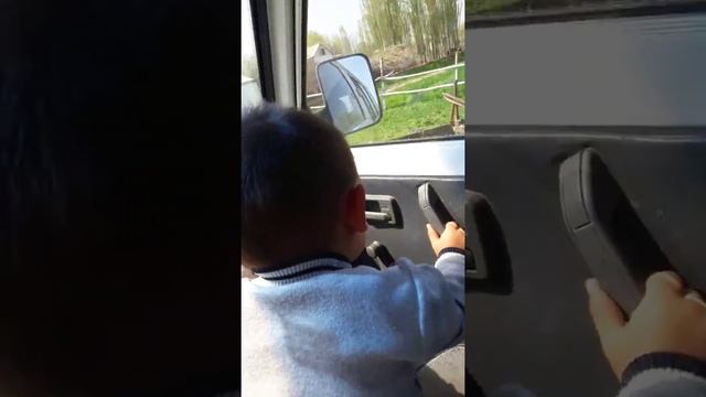 Сын спит прямо на машине))) 20.04.16 г.Ташкент смотреть онлайн